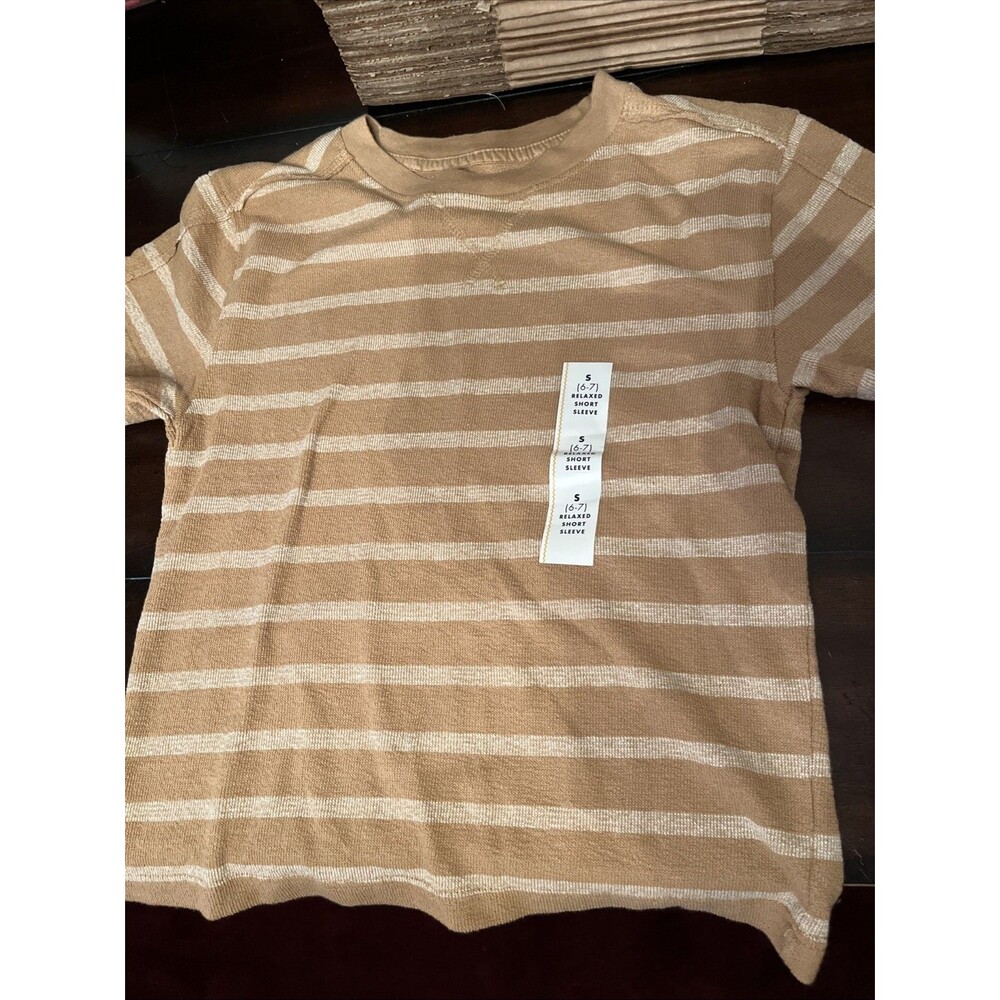 Cat And Jack Boys Size Small Relax Short Sleeves Color Tan